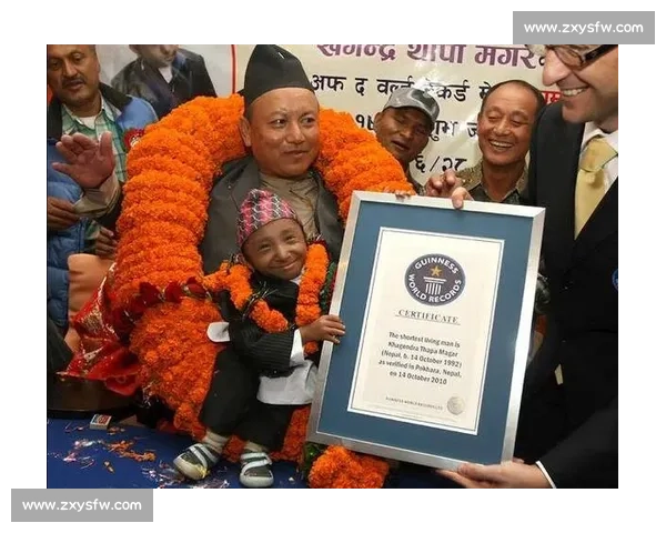 吉尼斯认证:8 岁男孩 1.99 米的 “巨人成长记” 吉尼斯认证:8 岁男孩 1.99 米的 “巨人成长记”